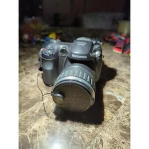 Fujifilm FinePix S Series S5200 5.1MP 10x Opt, w/1.5x teleconversion lens